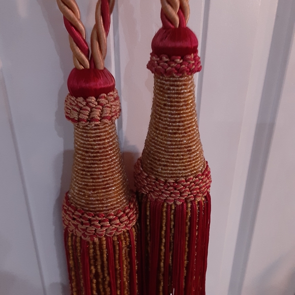 Glass Beaded Red & Gold Roped Tassels - Picture 6 of 9